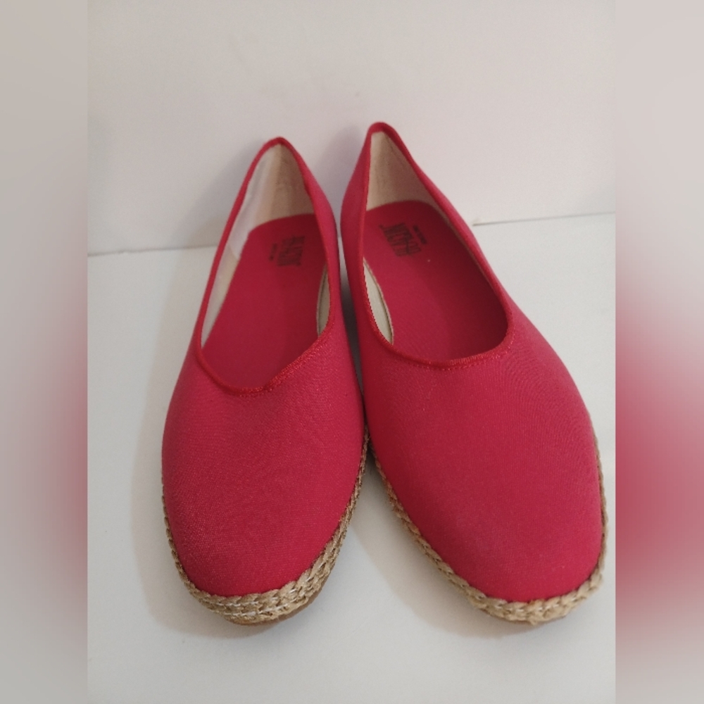 Beacons Womens Slip-on Canvas Shoes Red New Size 11M